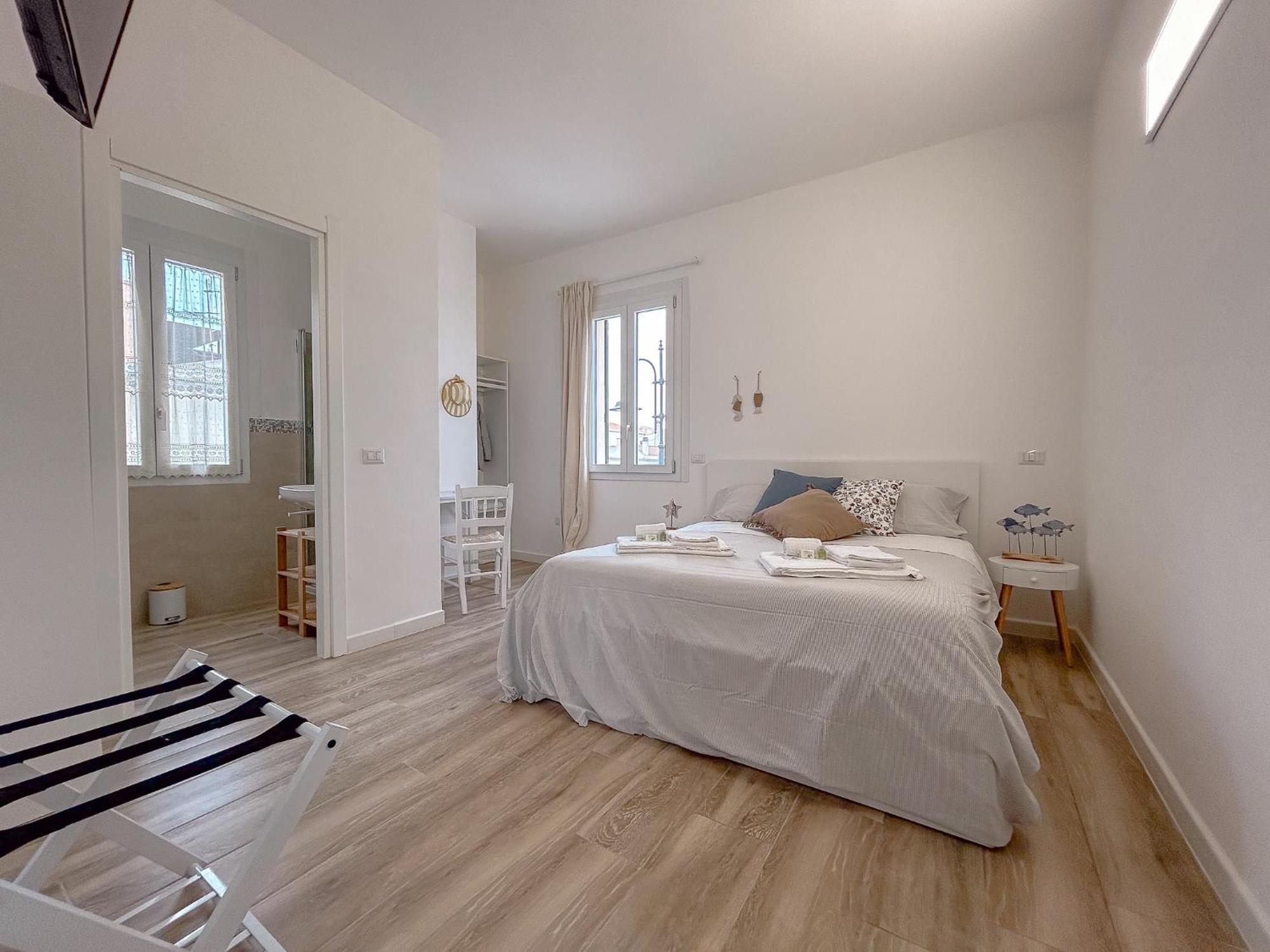 La Marina - Rooms In Stintino Eksteriør billede