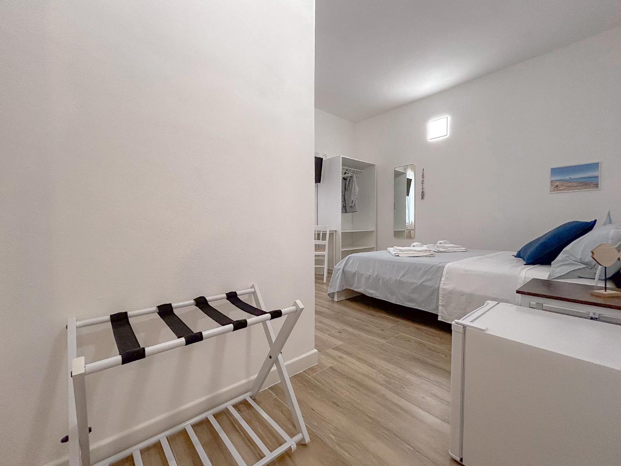 La Marina - Rooms In Stintino Eksteriør billede
